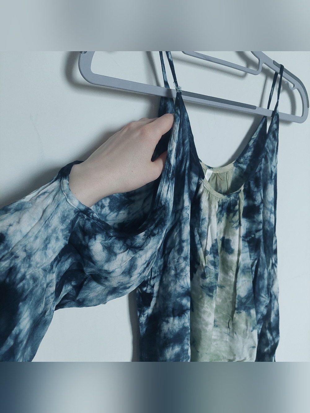 Elan Tie-Dye Flowy Cold-Shoulder Cami Top - Blue & Green - Picture 2 of 6